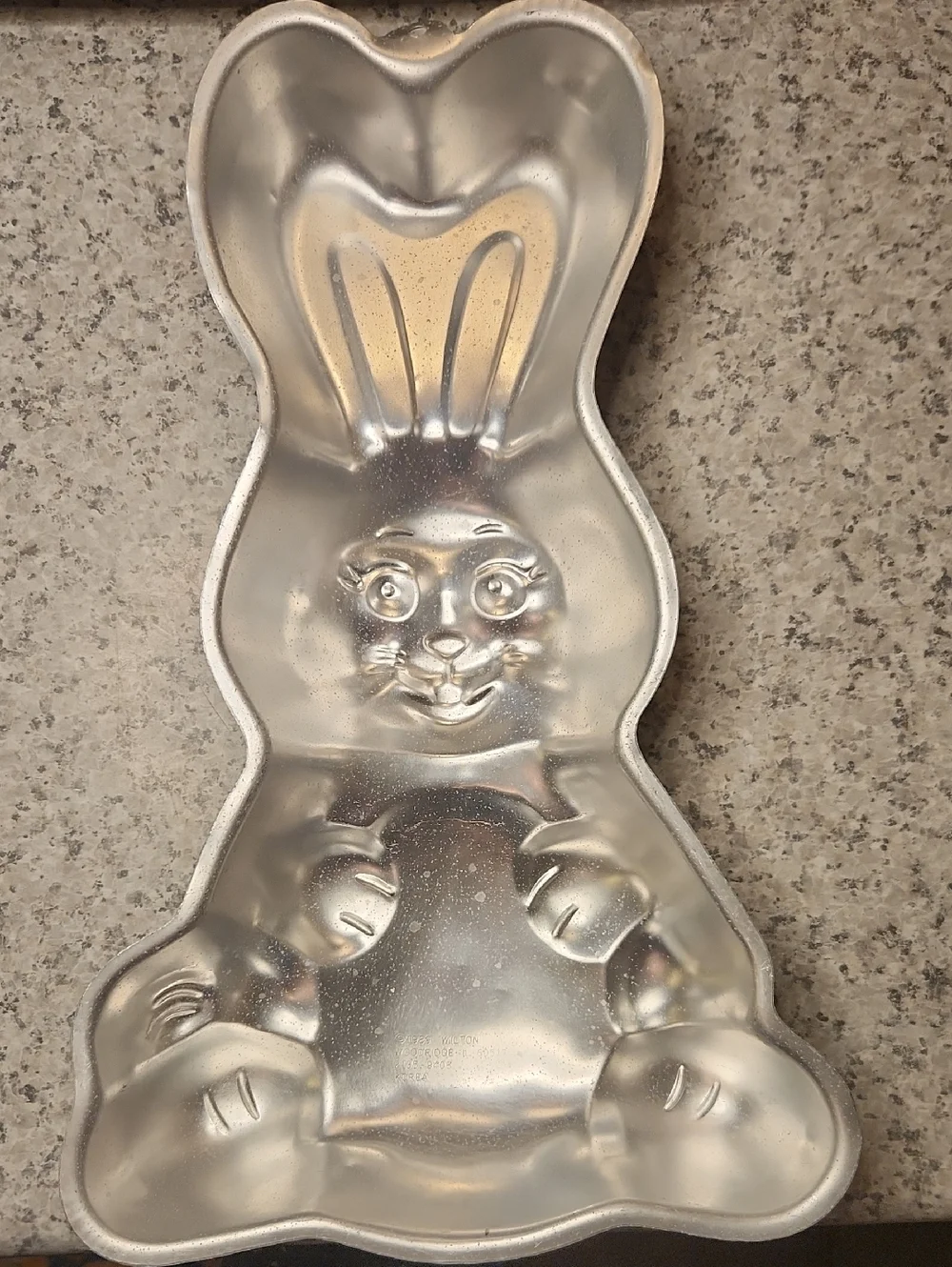 Wilton 1989 Easter Bunny Cake Pan Aluminum Rabbit Mold Vintage